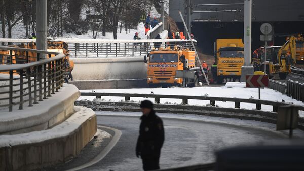 Ситуация у Тушинского тоннеля Волоколамского шоссе в Москве, подтопленного после провала грунта в шлюзе №8 канала имени Москвы