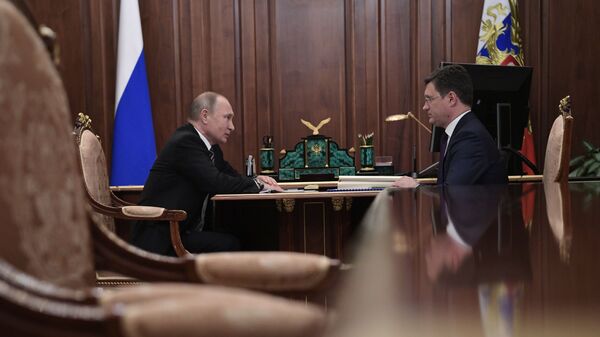 Президент РФ Владимир Путин и министр энергетики РФ Александр Новак во время встречи. 10 января 2019
