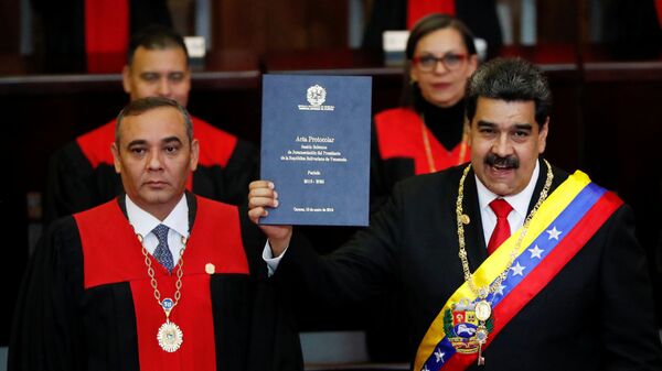 Президент Венесуэлы Николас Мадуро во время принесения присяги в качестве президента Венесуэлы на период 2019-2025 годов. 10 января 2019 