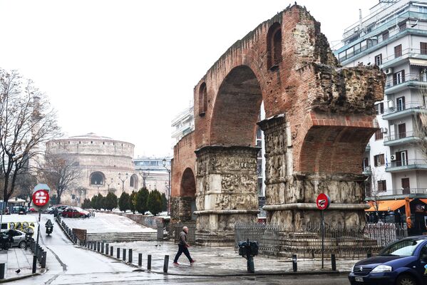 Триумфальная арка императора Галерия в Салониках