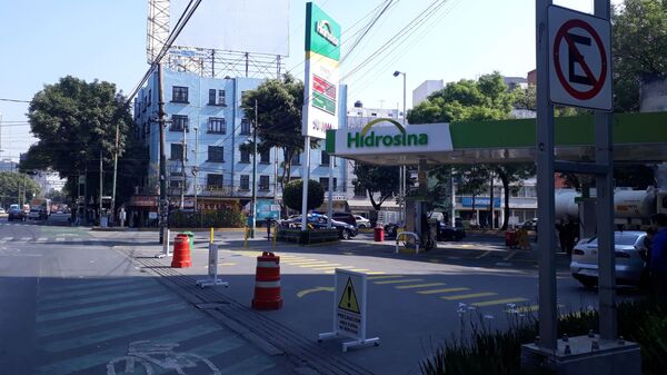 Закрытая заправка в Мехико из-за бензинового кризиса