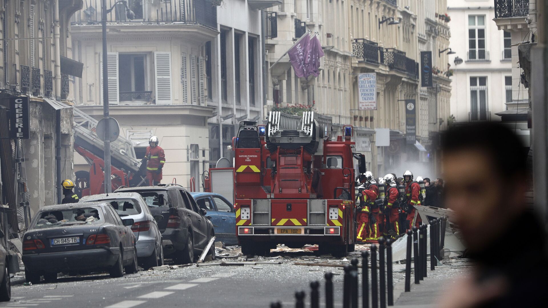 Пожарные на месте взрыва в 9-м округе Парижа. 12 января 2019  - РИА Новости, 1920, 10.10.2020