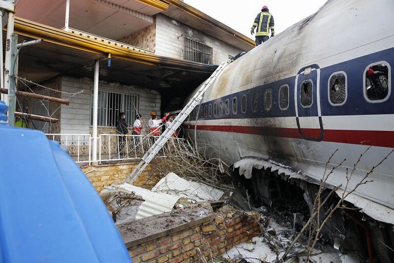 Место крушения грузового самолета Boeing 707 в окрестностях Тегерана. 14 января 2019 