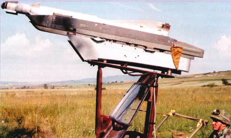 Буксируемый кустарный ЗРК Праща с ракетой на базе авиационных ракет класса воздух-воздух с ИК головкой самононаведения Р-60