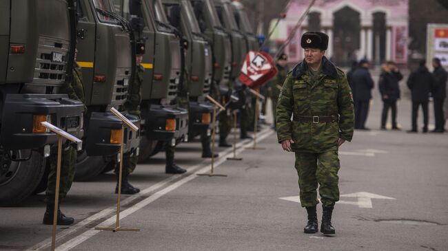 Церемония передачи российской военной техники Киргизской Республике в Бишкеке. 15 января 2018