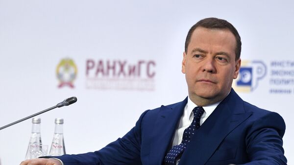 Председатель правительства РФ Дмитрий Медведев посетил Х Гайдаровский форум