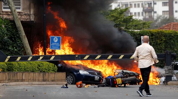 Ситуация на месте взрыва рядом с отелем Dusit в Найроби