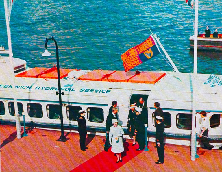 Речной пассажирский теплоход на подводных крыльях РАКЕТА Речной пассажирский теплоход на подводных крыльях РАКЕТА