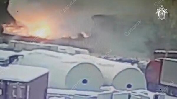 Момент мощного взрыва на заводе Полипласт в Ленинградской области