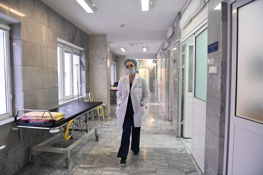 Главный акушер-гинеколог РФ в операционном отделении