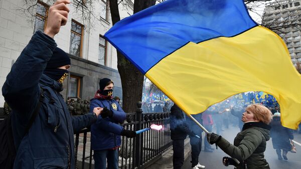 Украинские националисты у здания Верховной рады в Киеве