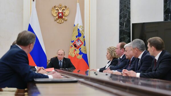 Президент РФ Владимир Путин проводит совещание с постоянными членами Совета безопасности РФ. 18 января 2019