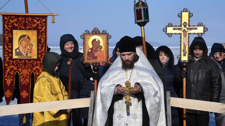 Освящение крещенской купели в бухте Новик острова Русский во Владивостоке