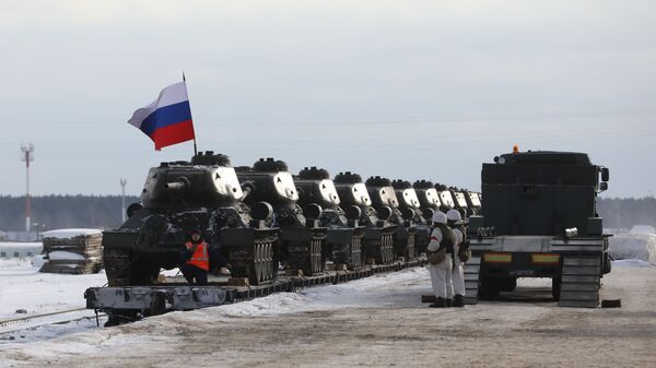 Эшелон с танками Т-34, прибывший в Наро-Фоминск