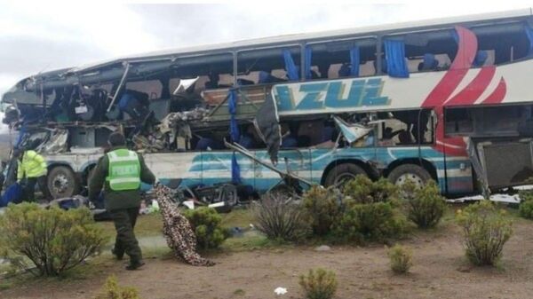 Автобус, упавший в пропасть на юге Боливии