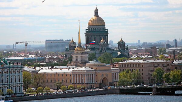 Вид на Исаакиевский собор и Адмиралтейство с колокольни Петропавловской крепости