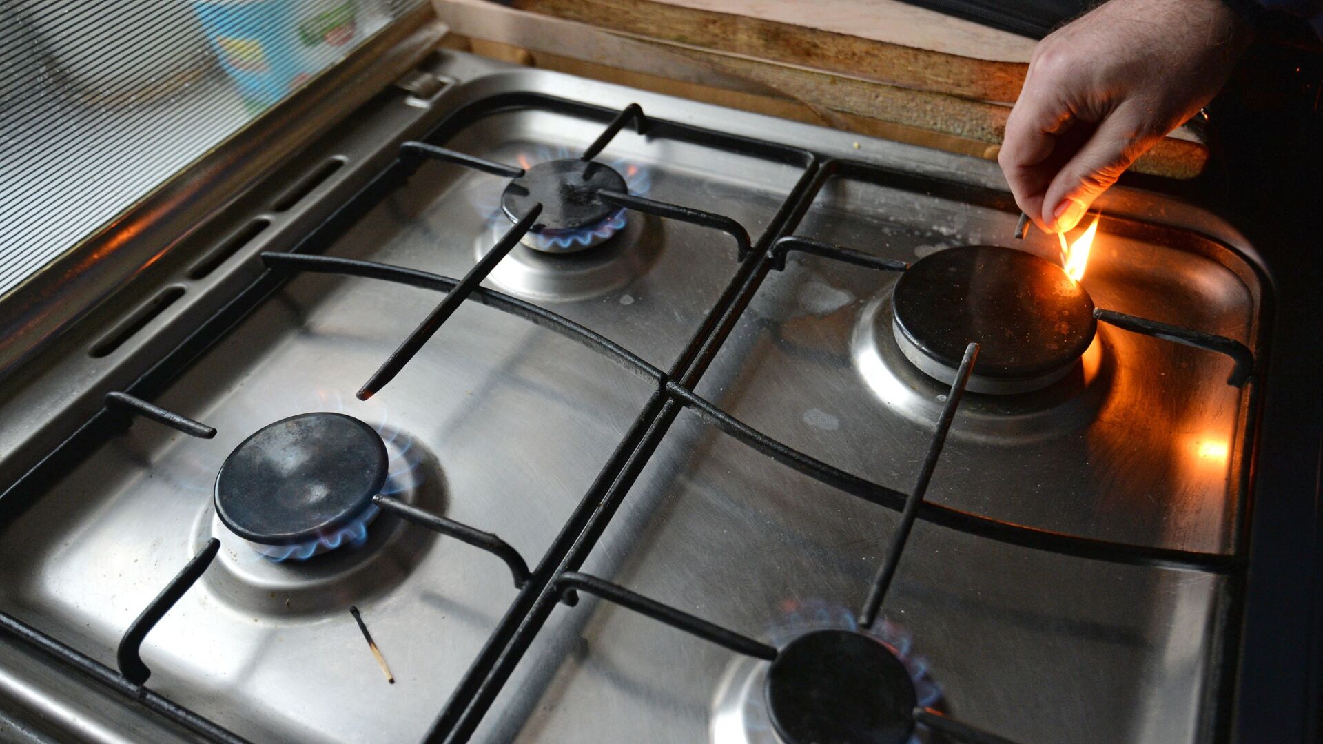 Кухня с газовой плитой: что можно делать и что нельзя