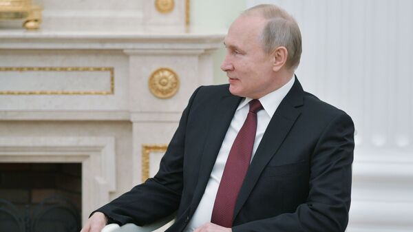 Президент РФ Владимир Путин во время встречи с премьер-министром Японии Синдзо Абэ