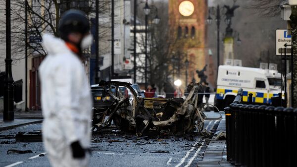 Место взрыва автомобиля в городе Лондондерри в Северной Ирландии