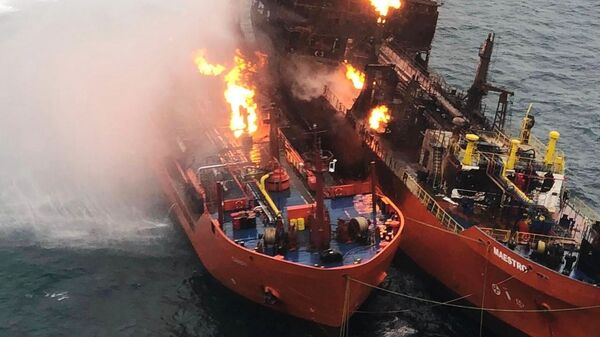 Тушение пожара на танкерах в Керченском проливе