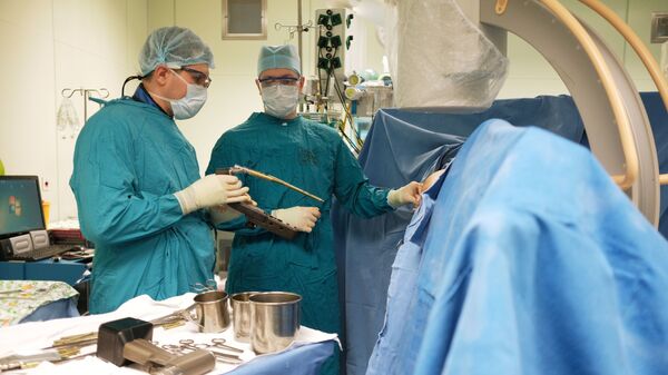 Хирурги перед началом операции в Краевой клинической больнице в Краснодаре