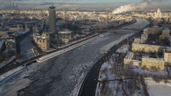 Река Москва и Московский международный Дом музыки