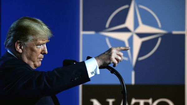 Президент США Дональд Трамп на саммите глав государств и глав правительств стран-участниц НАТО в Брюсселе 