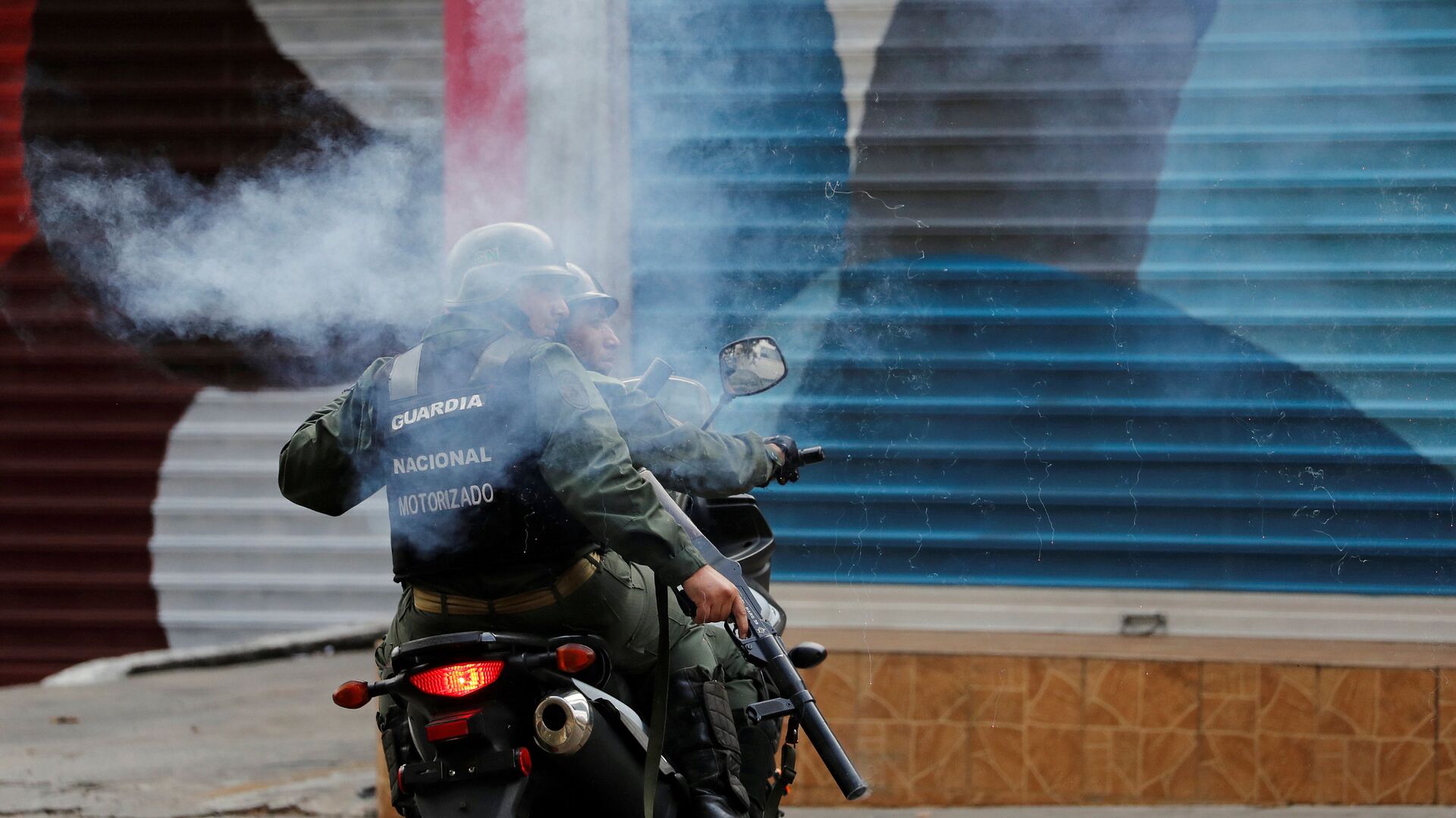 Протесты в Каракасе против президента Венесуэлы Николаса Мадуро - РИА Новости, 1920, 24.01.2019