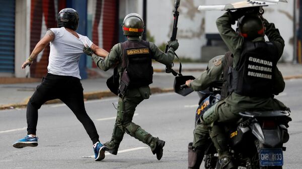 Акция протеста против президента Венесуэлы Николаса Мадуро в Каракасе 