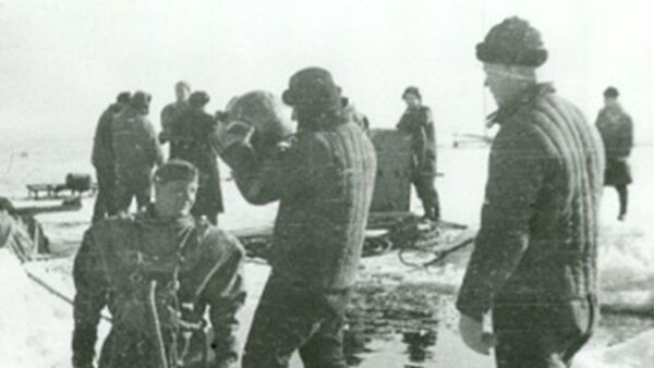 Строительство подводного трубопровода по дну Ладожского озера, 1942-й год