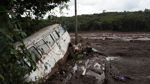 Последствия прорыва плотин на шахте корпорации Vale в штате Минас-Жерайс, Бразилия. 26 января 2019 