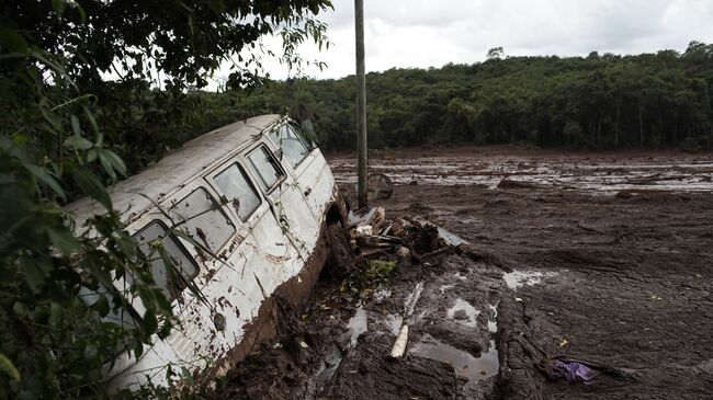 Последствия прорыва плотин на шахте корпорации Vale в штате Минас-Жерайс, Бразилия