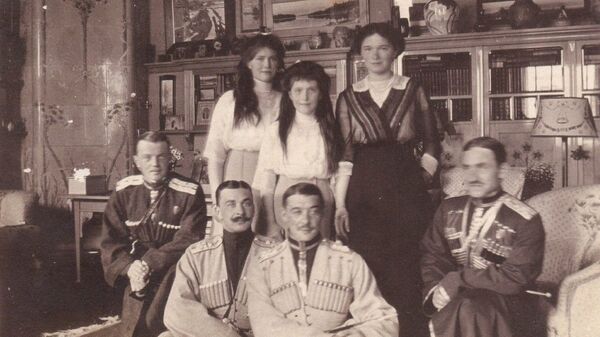 Фотография императорской семьи Николая II