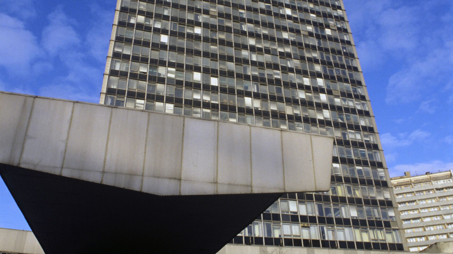 Здание Всесоюзного проектно-изыскательского и научно-исследовательского института Гидропроект имени С. Я. Жука Здание Всесоюзного проектно-изыскательского и научно-исследовательского института Гидропроект имени С. Я. Жука - РИА Новости, 1920, 01.11.2025