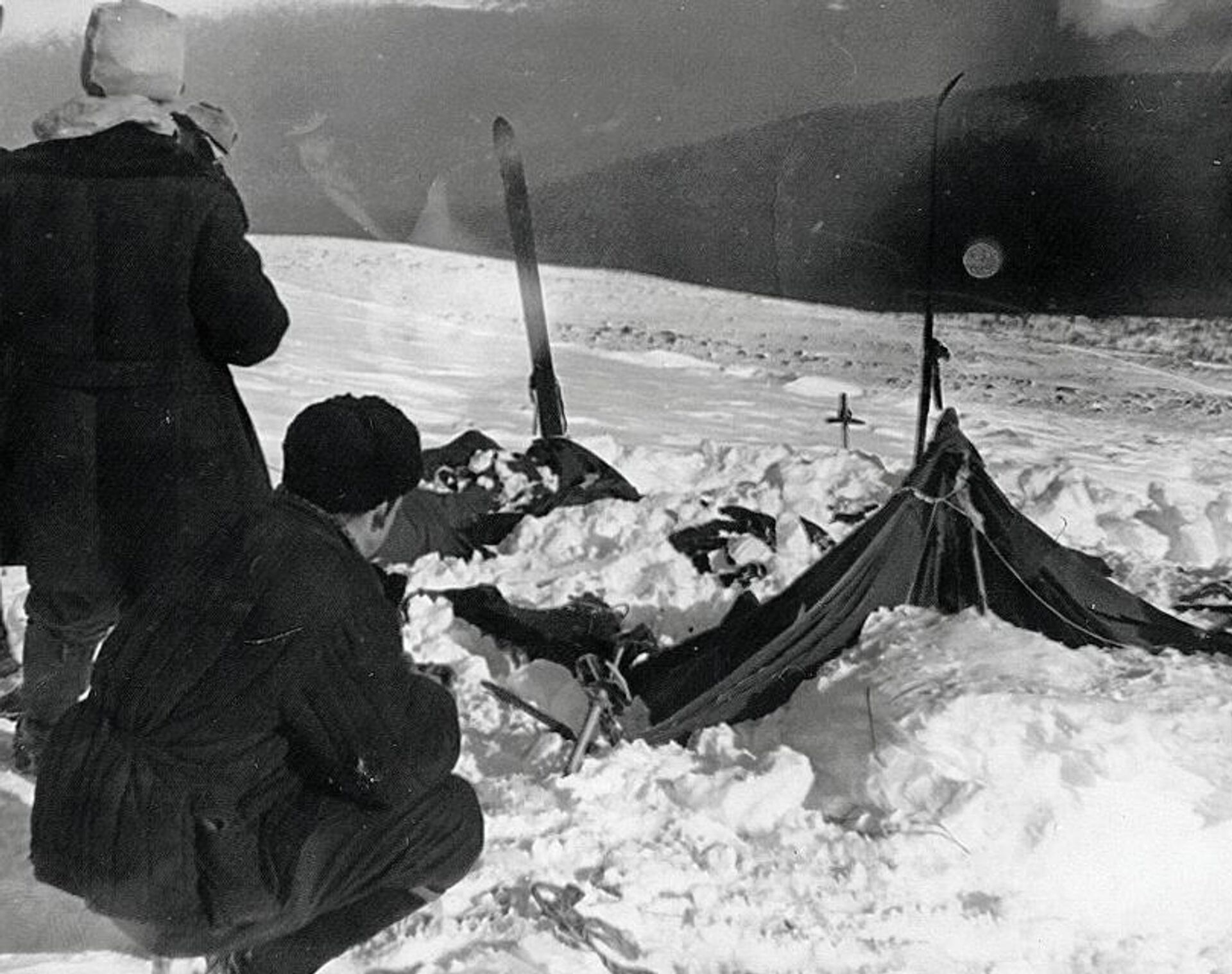 Палатка группы Дятлова, частично раскопанная от снега - РИА Новости, 1920, 01.02.2022