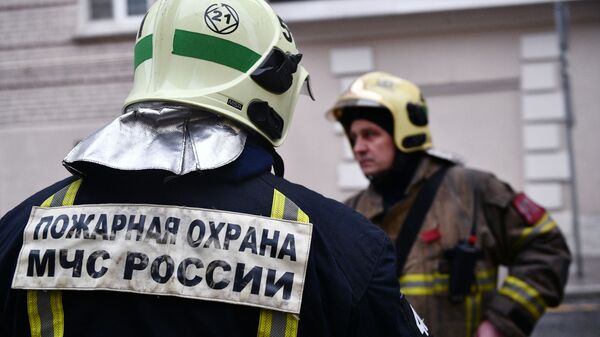 Сотрудники пожарной охраны МЧС России
