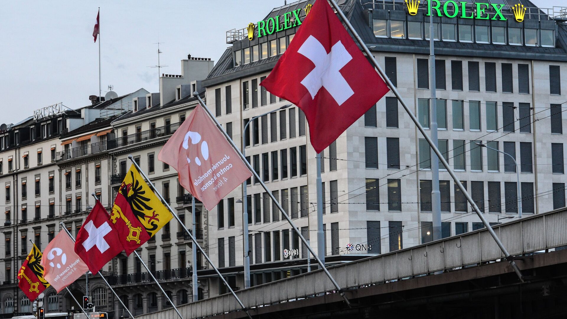 Флаги на одной из улиц Женевы, Швейцария - РИА Новости, 1920, 27.01.2023