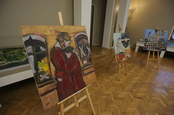 Картины Натальи Шевченко на выставке в МДЦ Артек