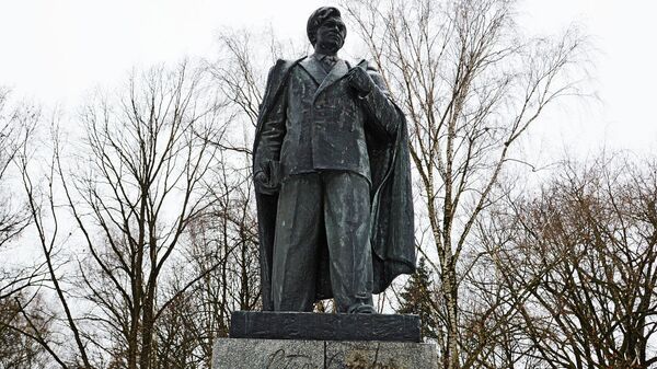 Памятник Пятрасу Цвирке в Вильнюсе