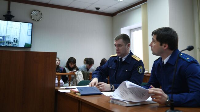 Заседание по рассмотрению жалобы на арест сенатора Рауфа Арашукова в Московском городском суде