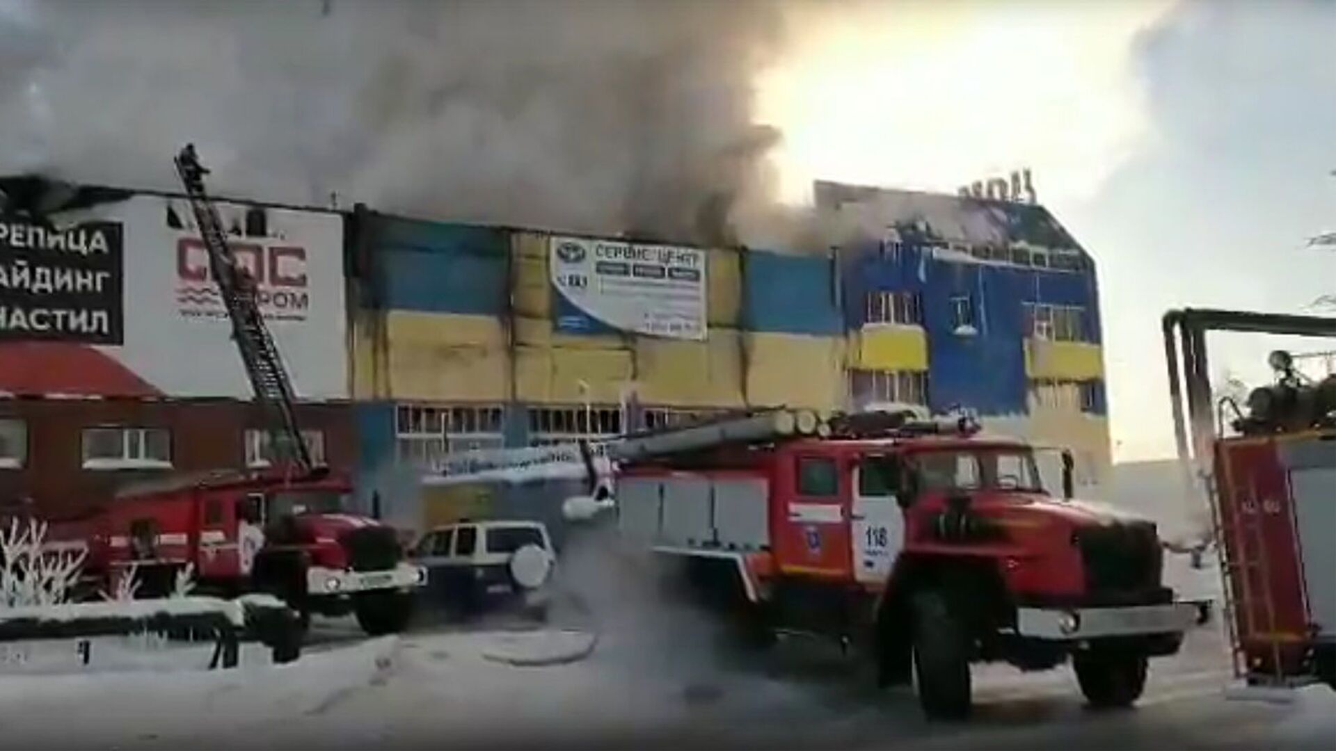 Один человек пострадал при пожаре на складе в Сургуте - РИА Новости,  07.02.2019