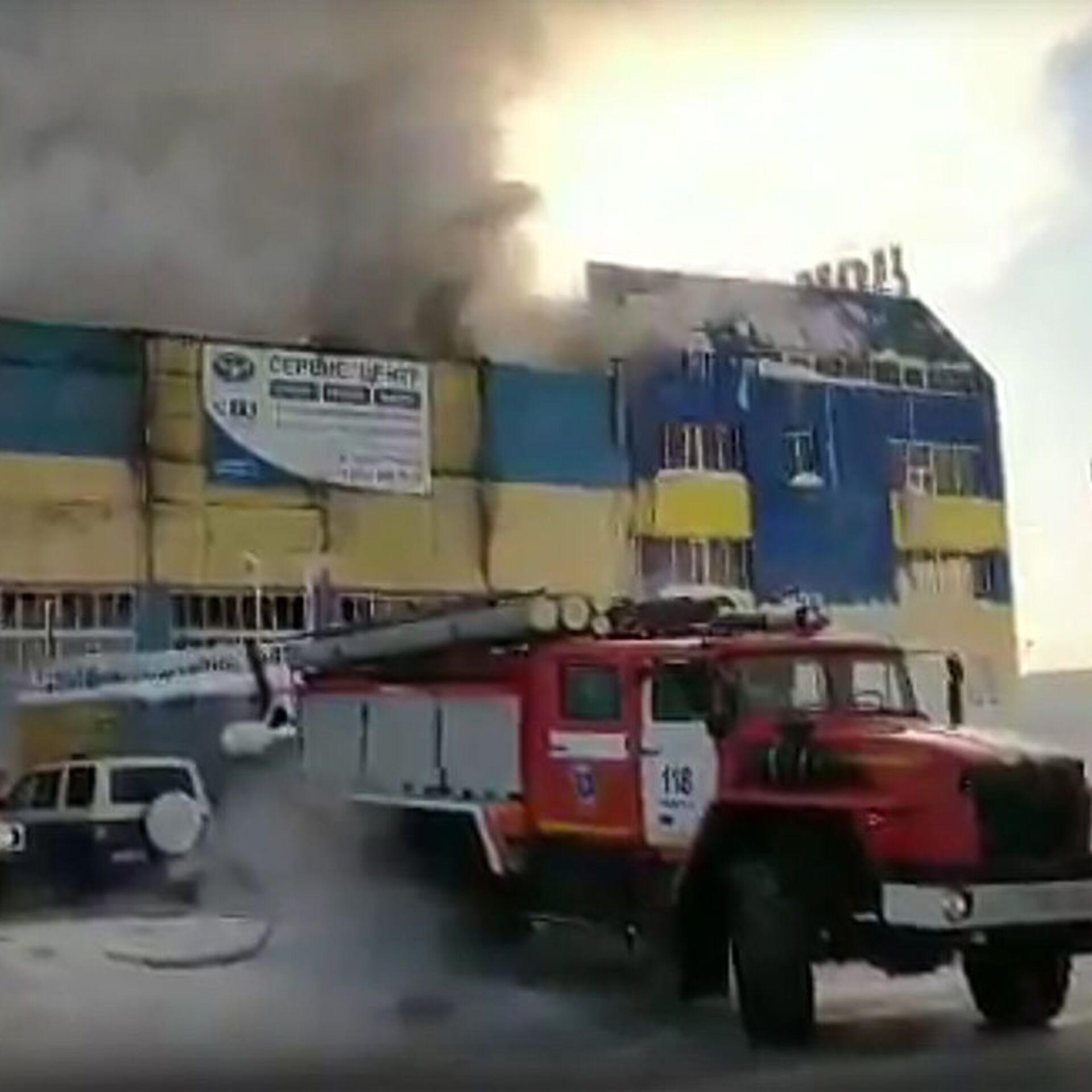 Один человек пострадал при пожаре на складе в Сургуте - РИА Новости,  07.02.2019