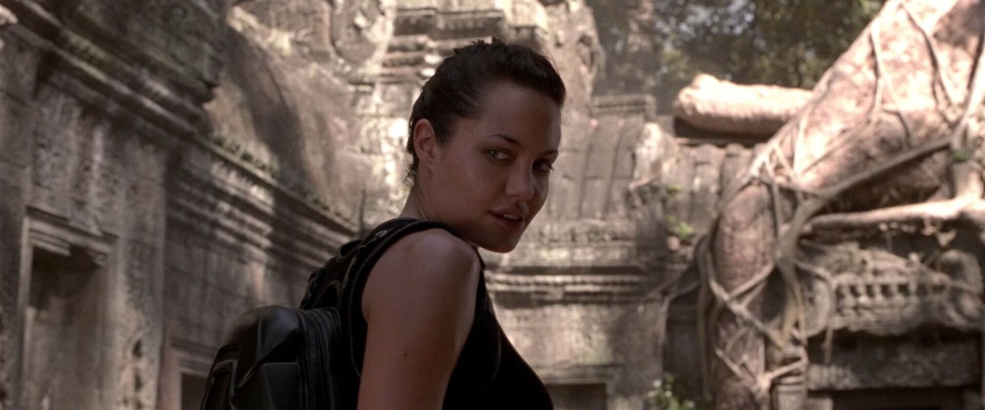 Кадр из фильма Лара Крофт: Расхитительница гробниц (2001) Кадр из фильма Лара Крофт: Расхитительница гробниц (2001) - РИА Новости, 1920, 21.08.2025