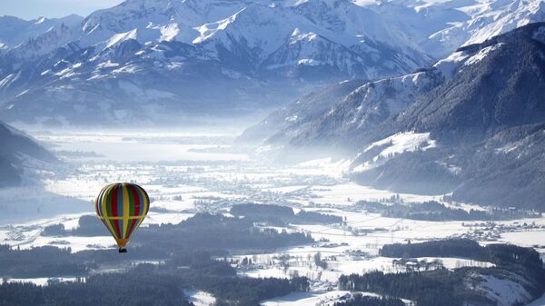 Воздушный шар над Целль-ам-Зе, Австрия