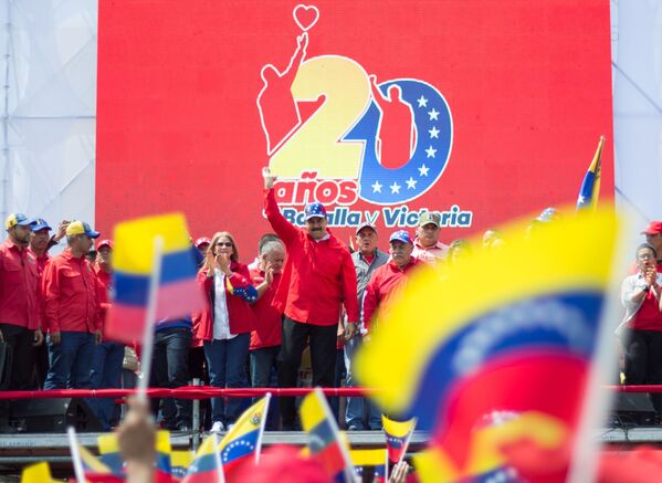 Президент Республики Венесуэла Николас Мадуро выступает на митинге в Каракасе