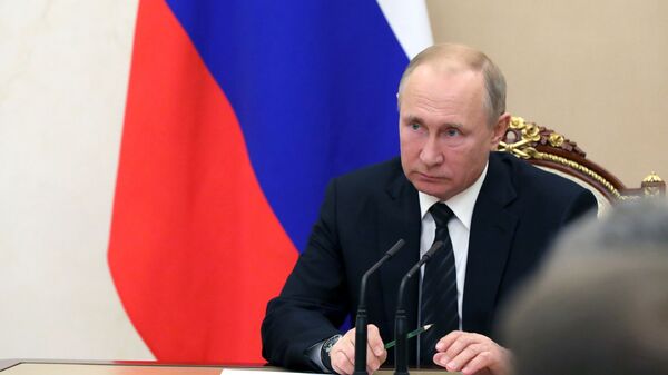 Владимир Путин проводит совещание с постоянными членами Совета безопасности РФ
