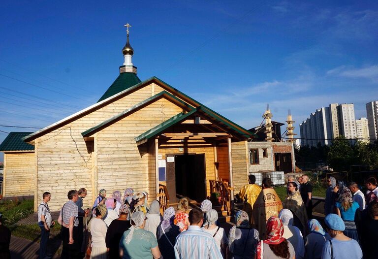 Престольный праздник деревянного храма равноапостольного великого князя Владимира в Митино Престольный праздник деревянного храма равноапостольного великого князя Владимира в Митино