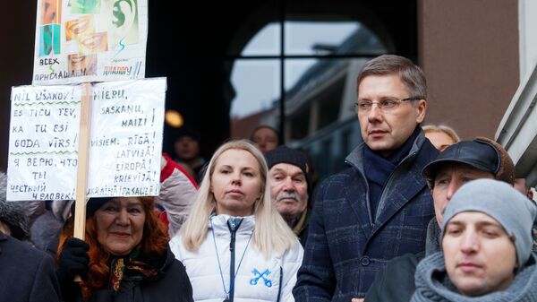 Мэр Риги Нил Ушаков на митинге в свою поддержку на Ратушной площади латвийской столицы. 9 февраля 2019