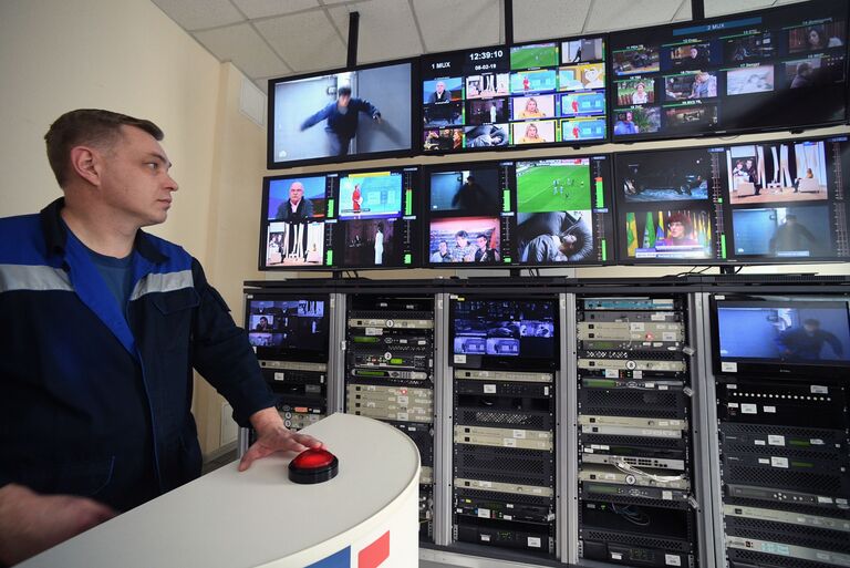 Инженер в аппаратной радиотелевизионного передающего центра в Рязани Инженер в аппаратной радиотелевизионного передающего центра в Рязани