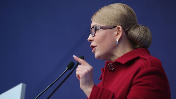Лидер партии Батькивщина Юлия Тимошенко выступает перед избирателями